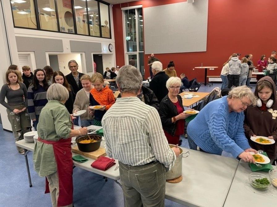 Billede af fællesspisning